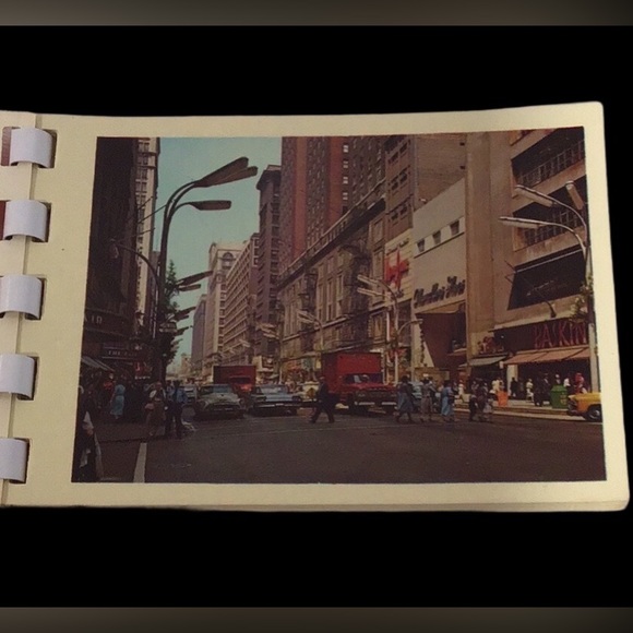 Vintage Picturesque Souvenir Photo Reproductions Booklets, Set of 3 - Picture 4 of 11